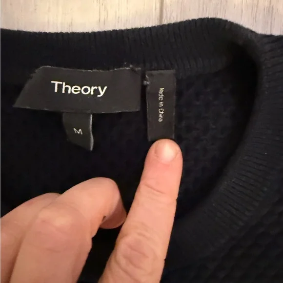 THEORY Men's Deep Blue Textured Knit Crewneck Sweater Size M scalloped pullover - Picture 5 of 7